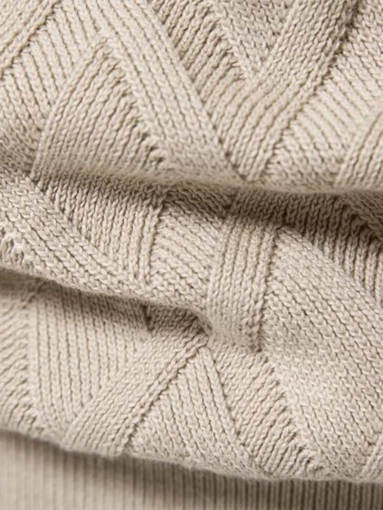 Minimalistyczny Sweter