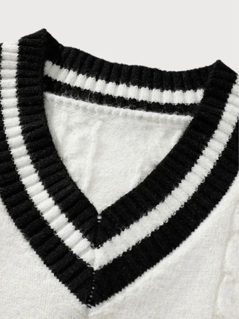 Minimalistyczny Sweter z Dekoltem w Serek