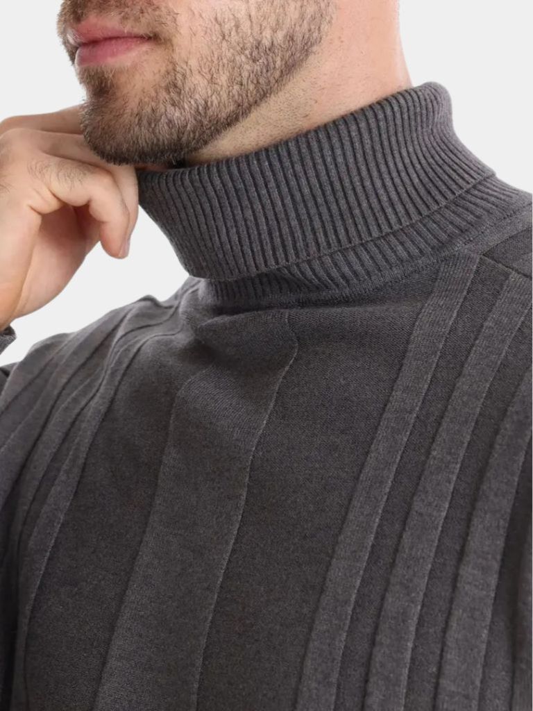 Sweter z golfem