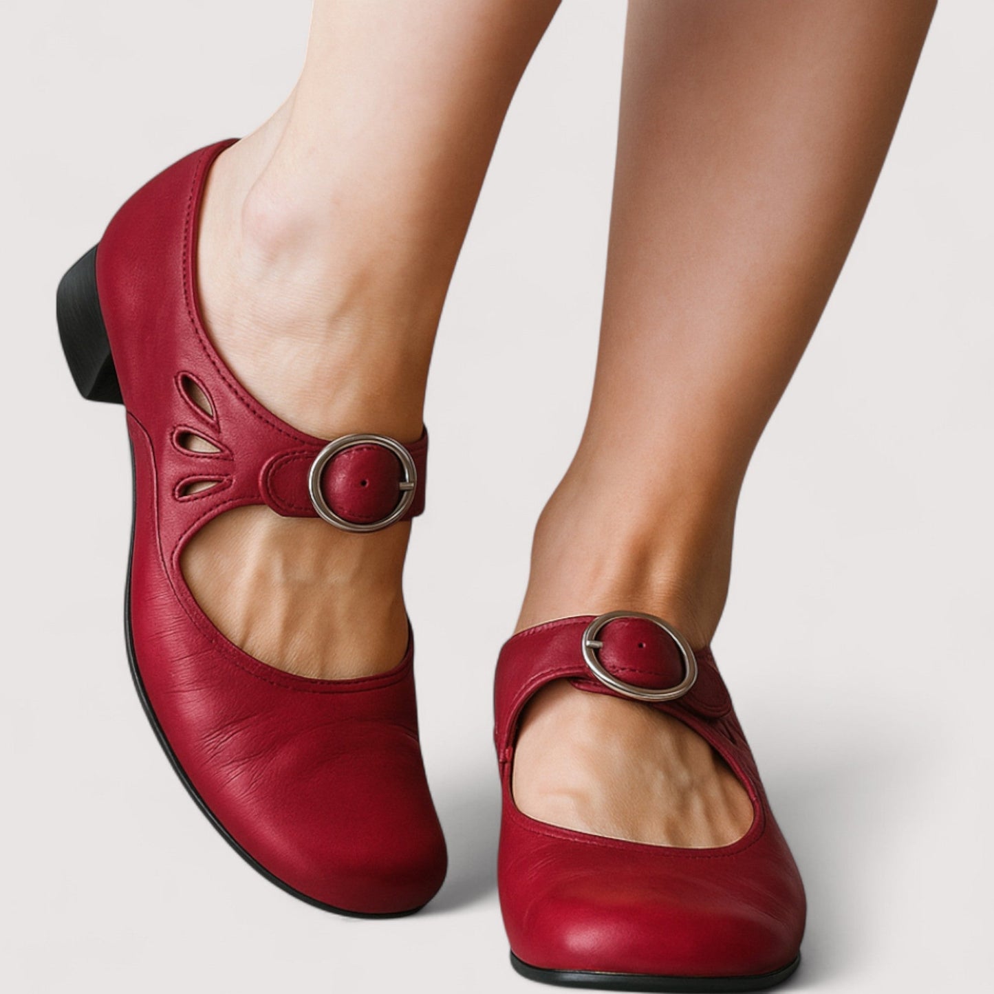 Clara - Elegant Décolleté in Eco Leather