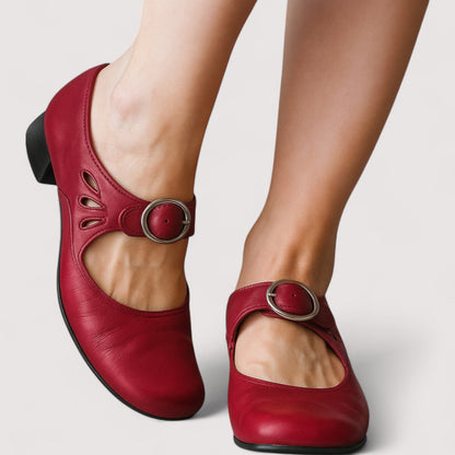 Clara - Elegant Décolleté in Eco Leather