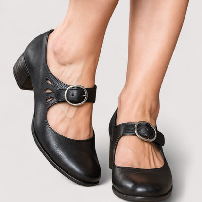 Clara - Elegant Décolleté in Eco Leather