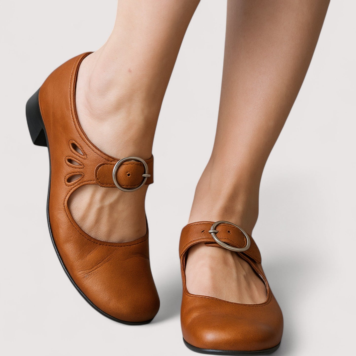 Clara - Elegant Décolleté in Eco Leather