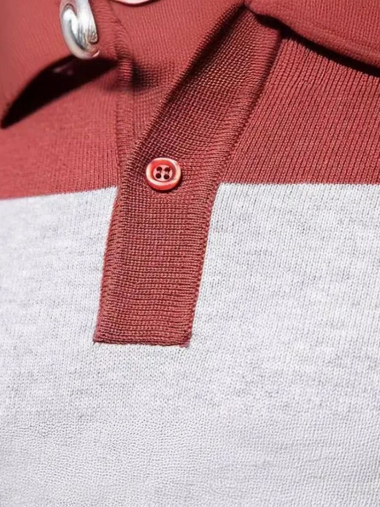 Sweter z kolorowym półzamkiem