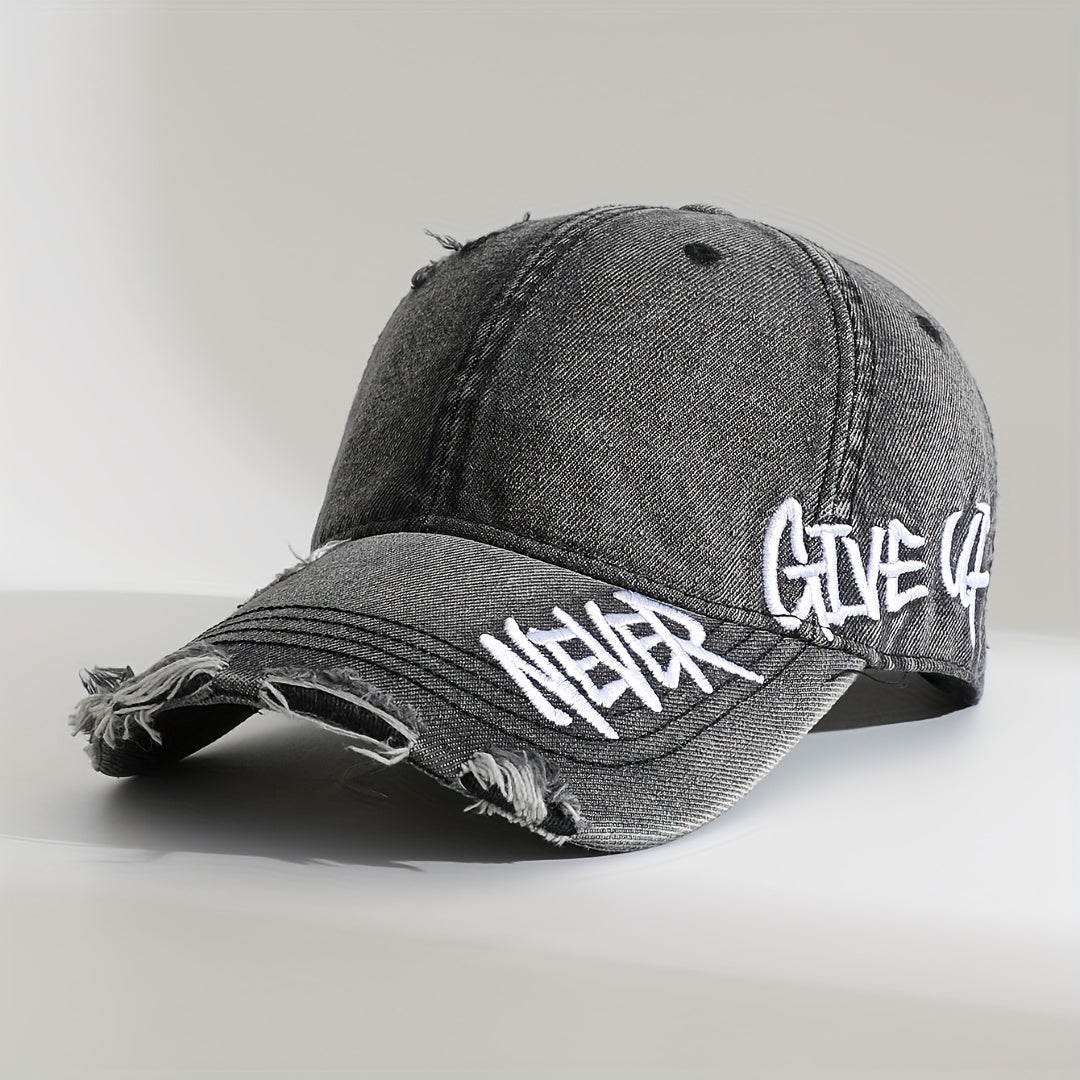 Never Give Up - Zniszczona Czapka