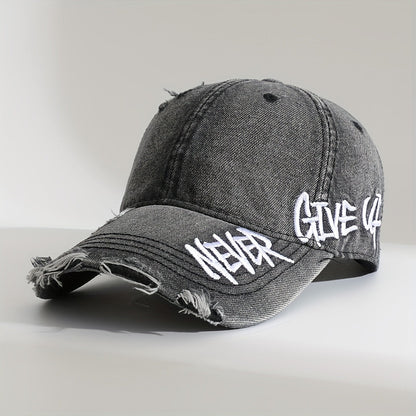 Never Give Up - Zniszczona Czapka