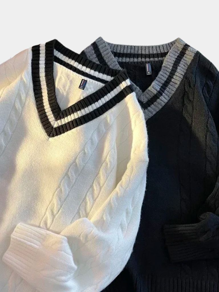 Minimalistyczny Sweter z Dekoltem w Serek