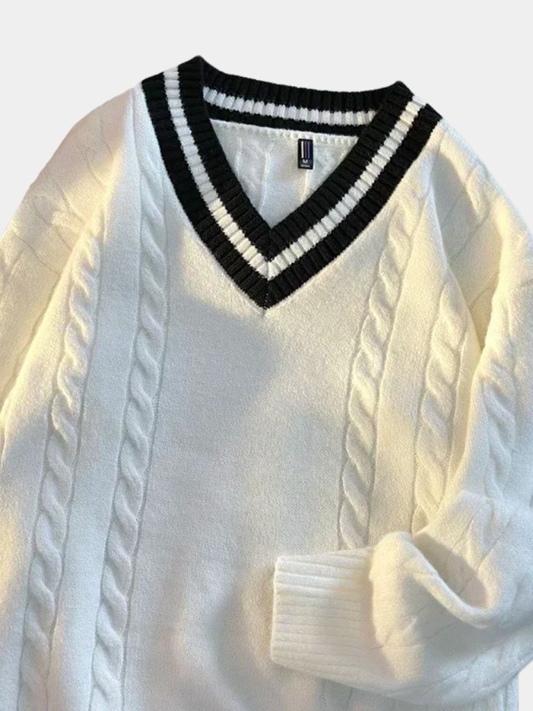 Minimalistyczny Sweter z Dekoltem w Serek